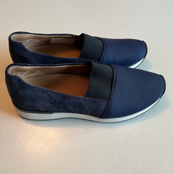 Vionic Cameo Slip On Walking Sneaker Women's 9 - Picture 1 of 9